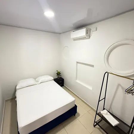 Cerca De Todos Principales Sitios Turísticos, Precio Justo Apartamento *